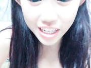 萌妹子和男友双人按着猛操上位骑乘