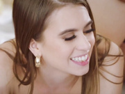 BLACKED——朋友们看她品尝大黑屌后忍不住也想试试