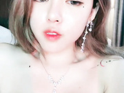 宝宝诱惑特写站立诱惑美乳小淫穴摸逼