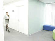 [SSIS-386] 出張先で軽蔑している中年セクハラ上司とまさかの相部屋に…朝まで続く絶倫性交に不覚にも感じてしまったGカップ はやのうた - 1of5