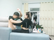 换妻传媒今晚约操外围马尾辫风骚御姐沙发操逼