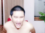 小姐姐干净无毛小穴被小哥玩弄上位