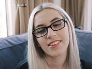 精致女友深喉嗦弄鸡巴蛋蛋呻吟上位抽插