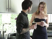 共享淫荡人妻ella Nova粗暴肛交+群交